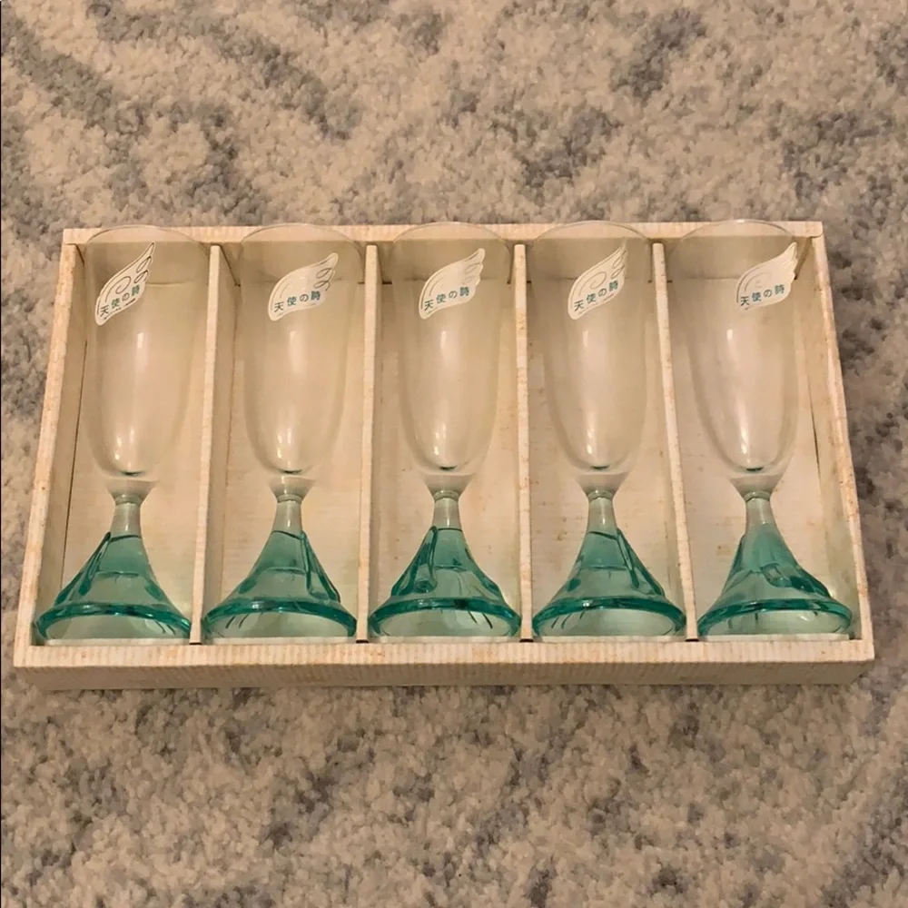 NEW Aderia Blue Cups